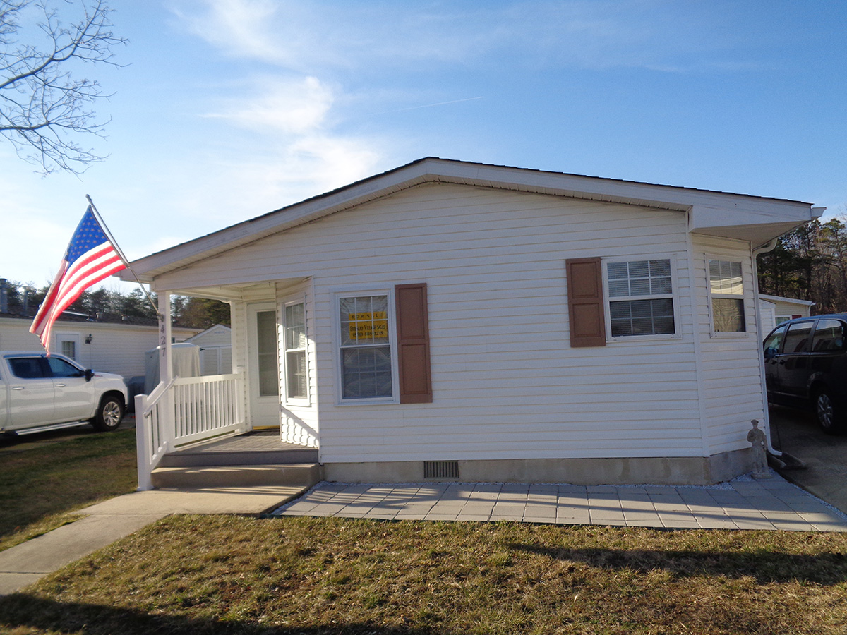 427 Pinewood Drive Williamstown, NJ 08094